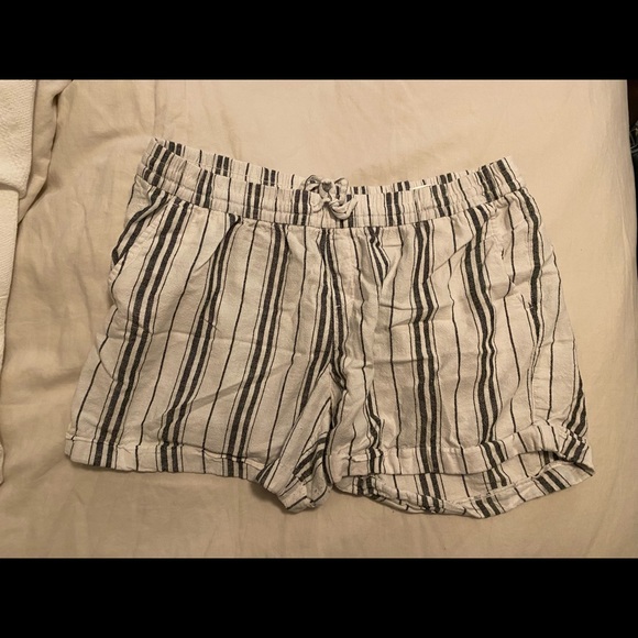 Old Navy Linen Shorts - Picture 1 of 3